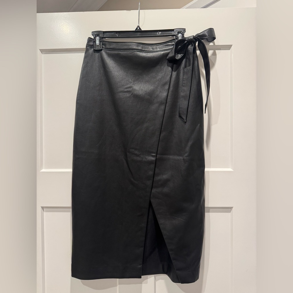 ARITZIA BABTON VEGAN LEATHER BLACK SKIRT